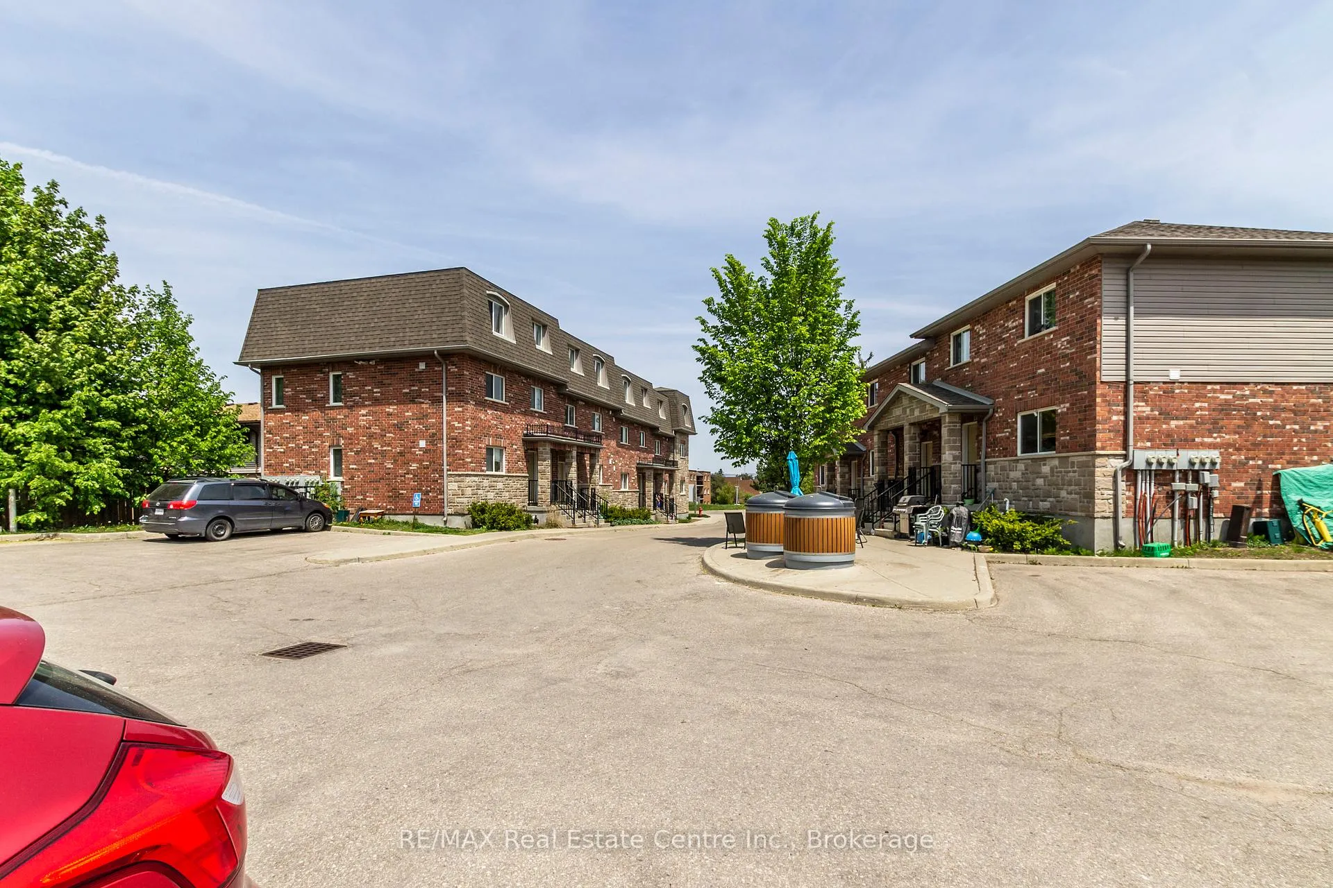 Photo 3 of Unit 6B, 32 Elmsdale Drive, Kitchener — HOMEH