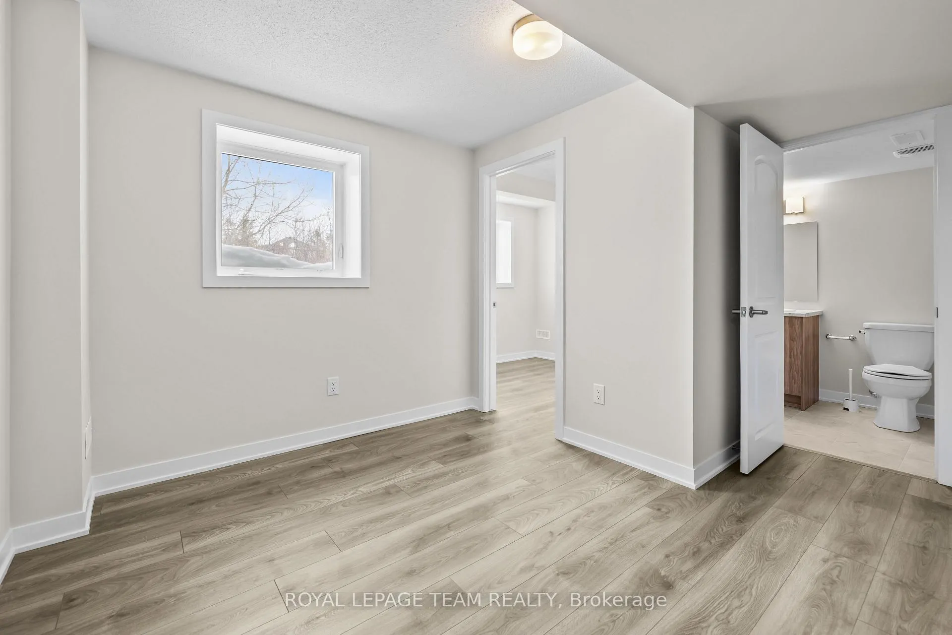 Photo 19 of 316 Les Emmerson Drive, Ottawa, Barrhaven - Heritage Park — HOMEH