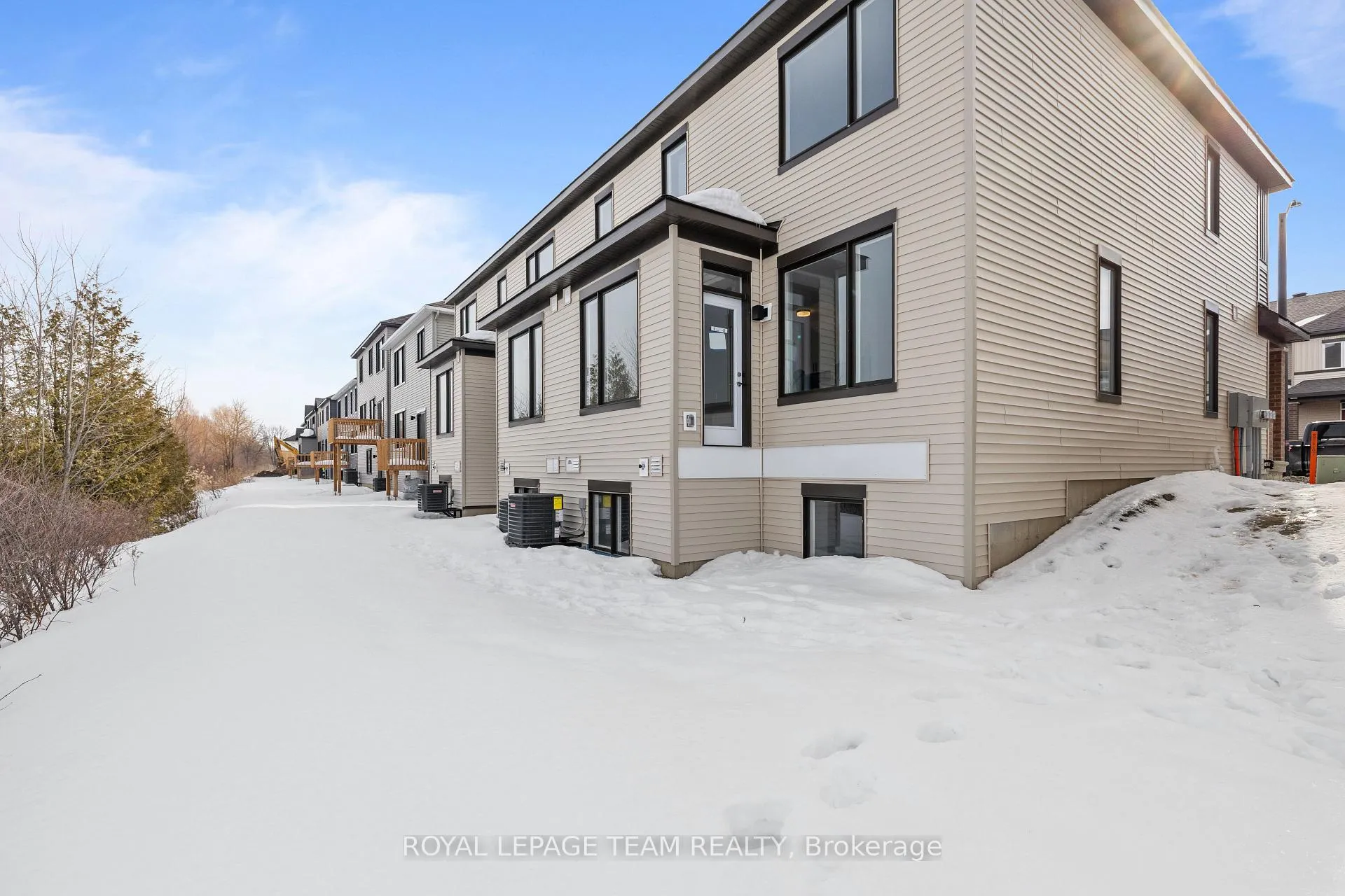 Photo 24 of 316 Les Emmerson Drive, Ottawa, Barrhaven - Heritage Park — HOMEH