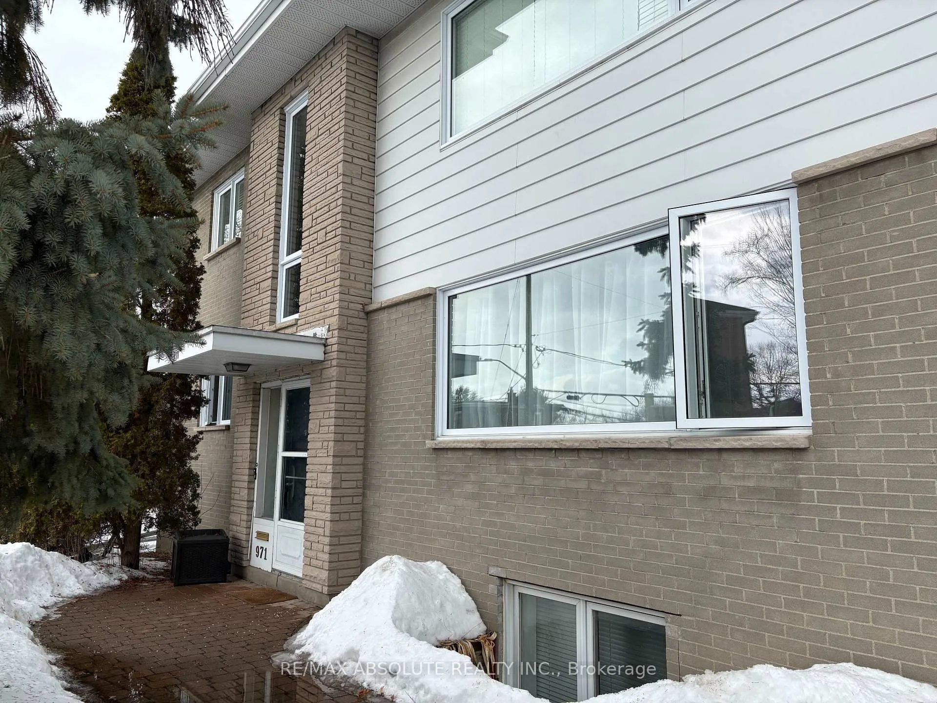 Photo 2 of Unit Unit 3, 971 Gregg Street, Ottawa, Heron Park — HOMEH