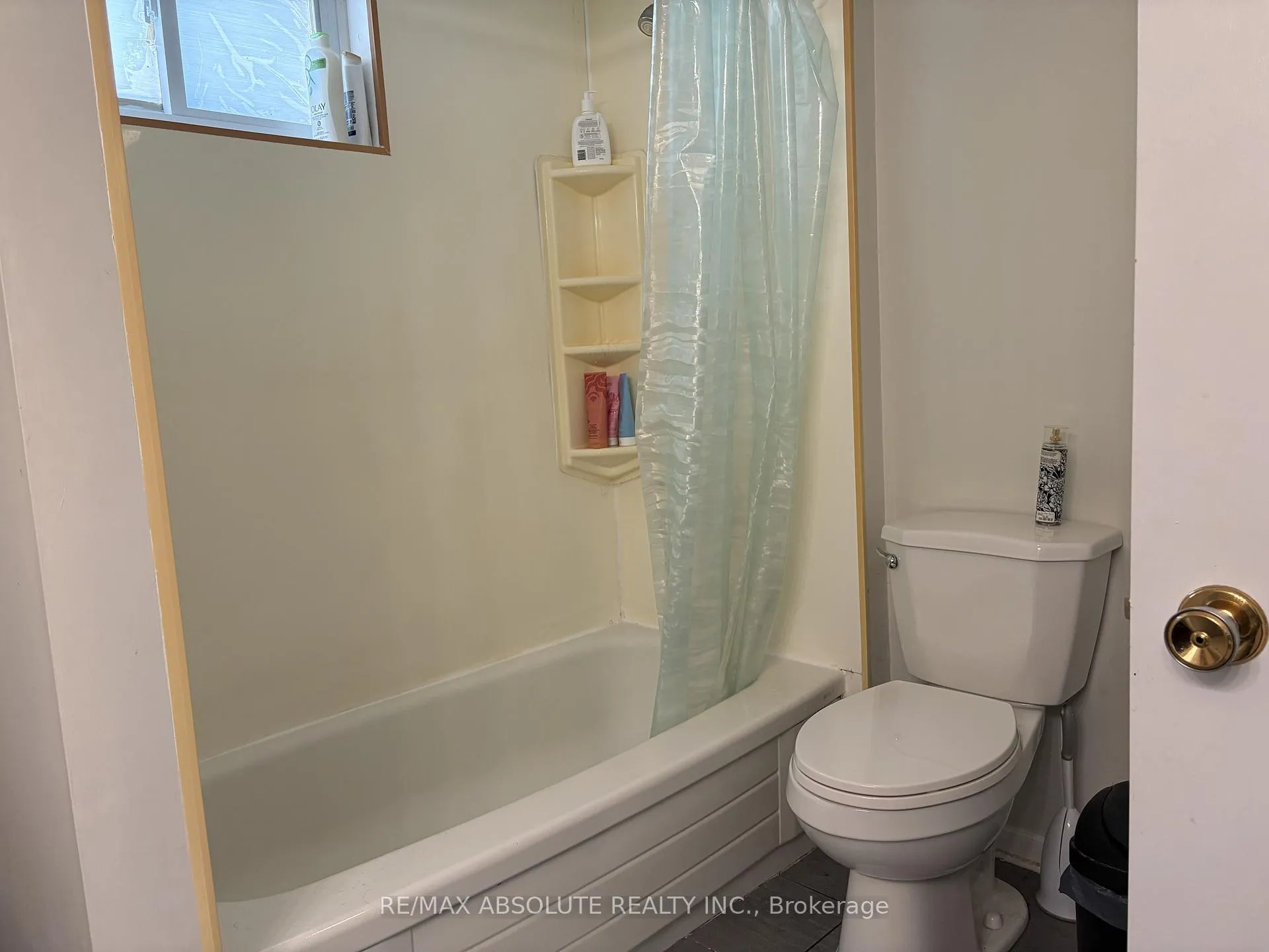Photo 9 of Unit Unit 3, 971 Gregg Street, Ottawa, Heron Park — HOMEH