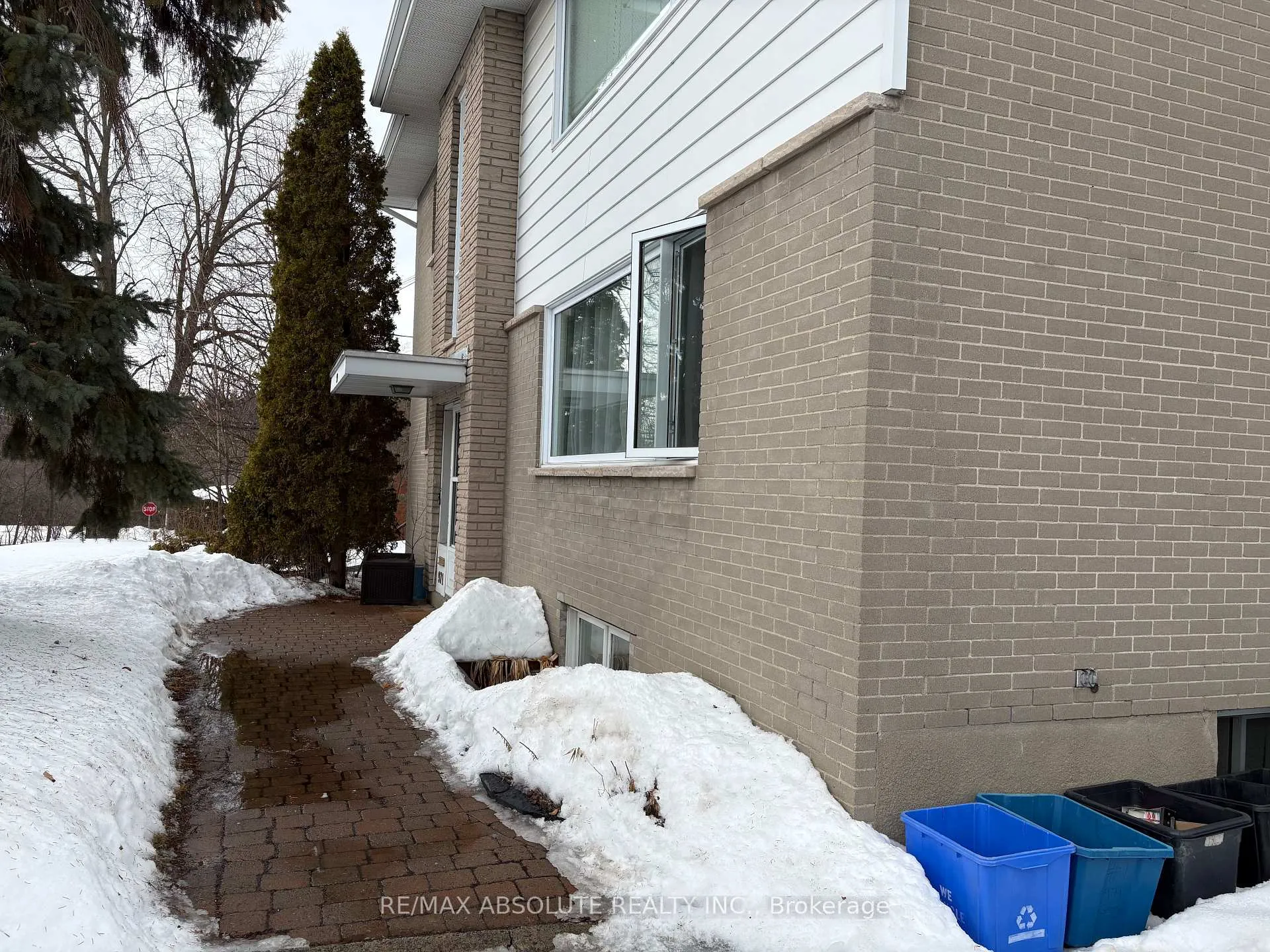 Photo 11 of Unit Unit 3, 971 Gregg Street, Ottawa, Heron Park — HOMEH