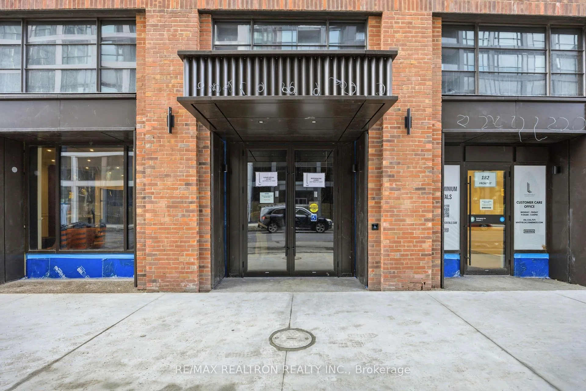 Photo 3 of Unit 2002, 180 Front Street E, Toronto, Moss Park — HOMEH