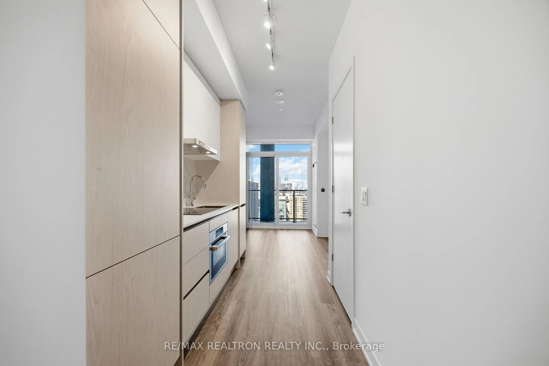 Photo 10 of Unit 2002, 180 Front Street E, Toronto, Moss Park — HOMEH