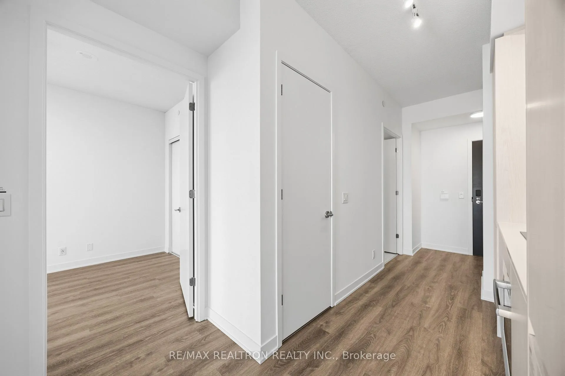 Photo 15 of Unit 2002, 180 Front Street E, Toronto, Moss Park — HOMEH
