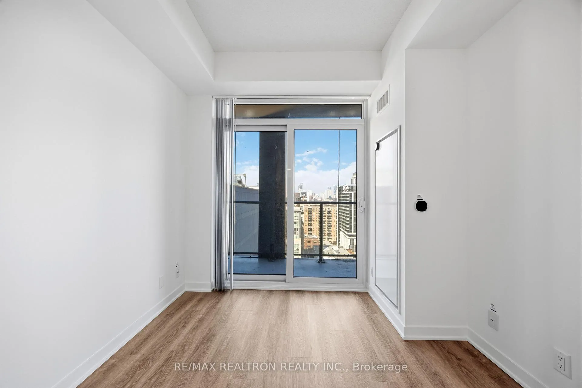 Photo 18 of Unit 2002, 180 Front Street E, Toronto, Moss Park — HOMEH