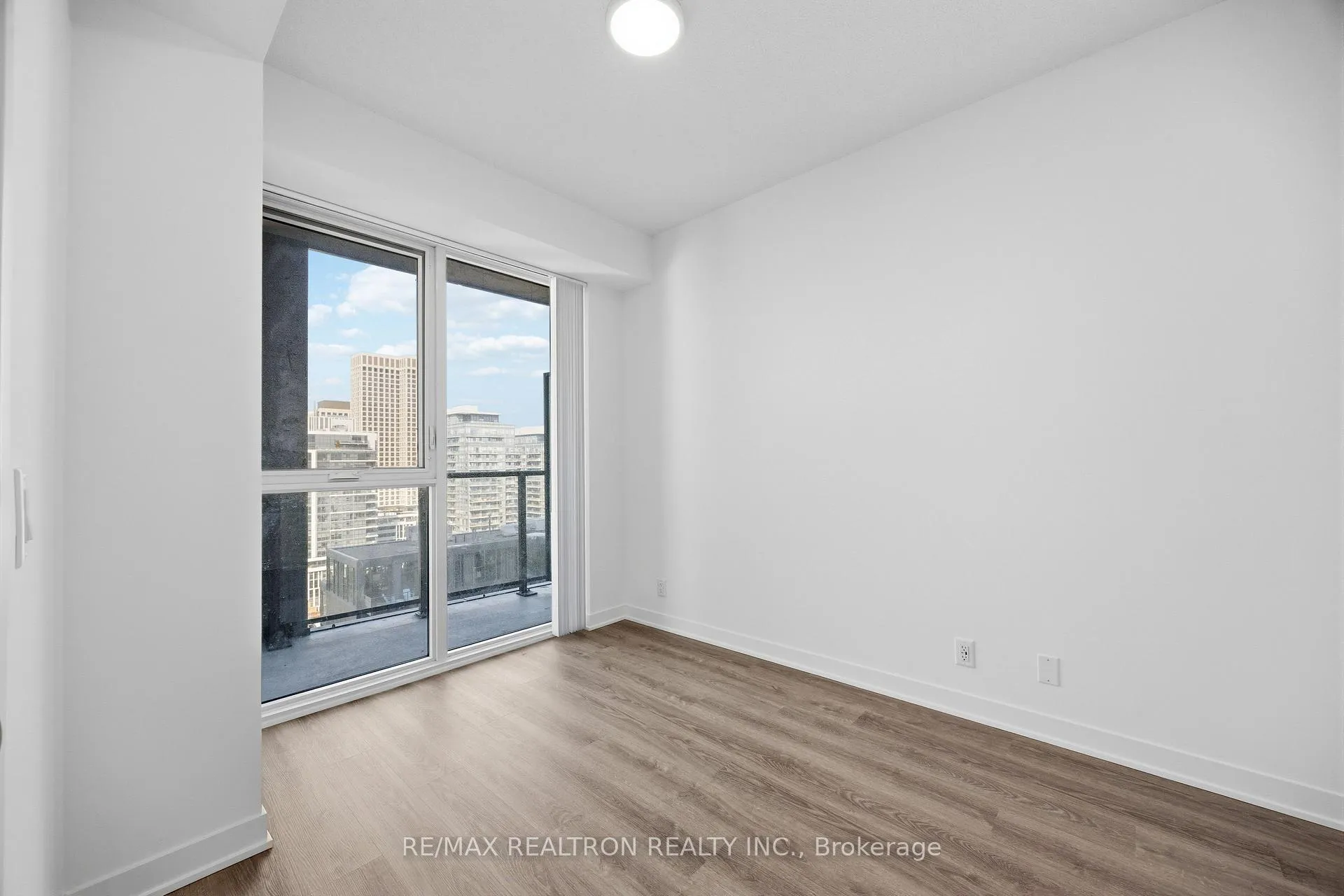 Photo 26 of Unit 2002, 180 Front Street E, Toronto, Moss Park — HOMEH