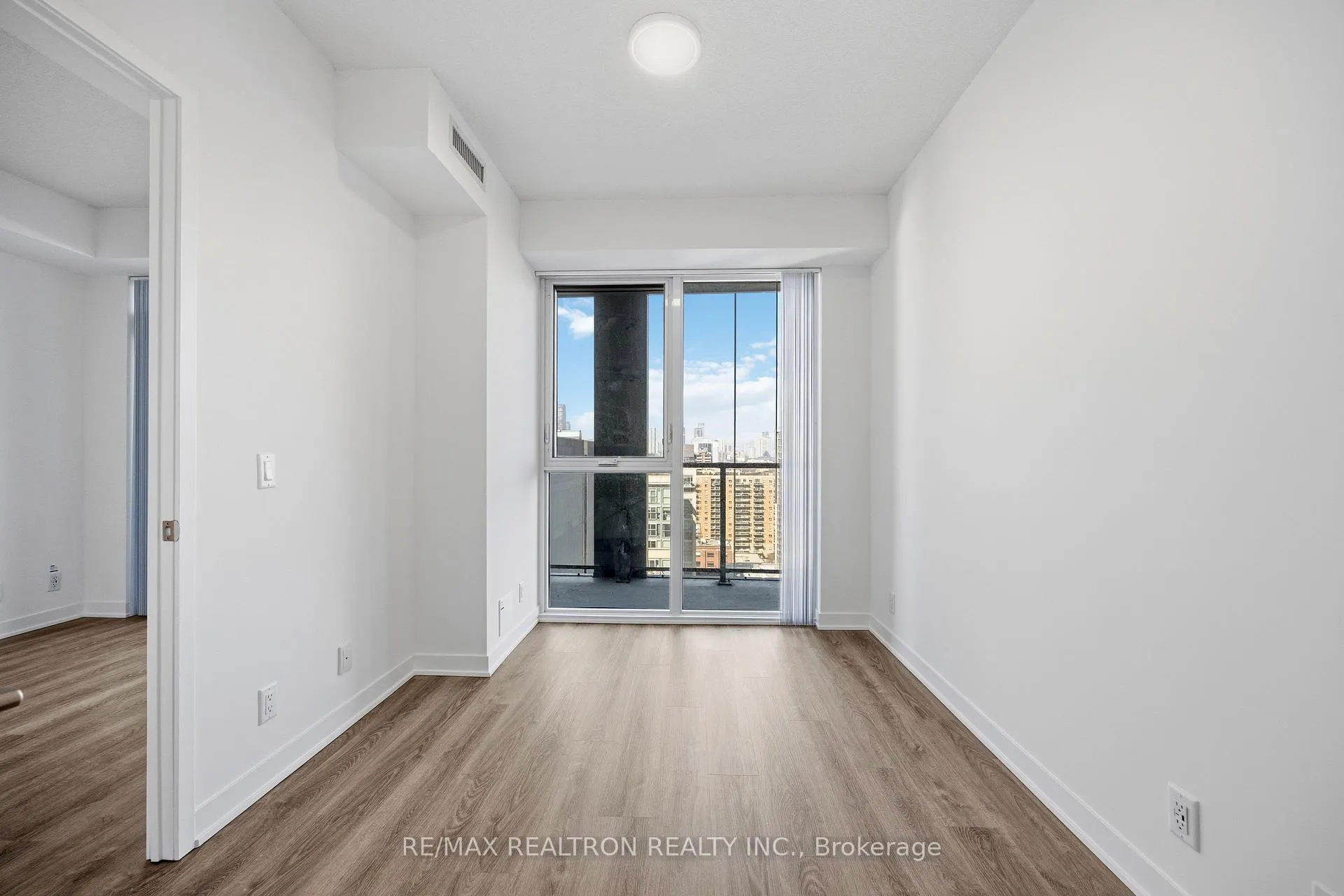 Photo 28 of Unit 2002, 180 Front Street E, Toronto, Moss Park — HOMEH
