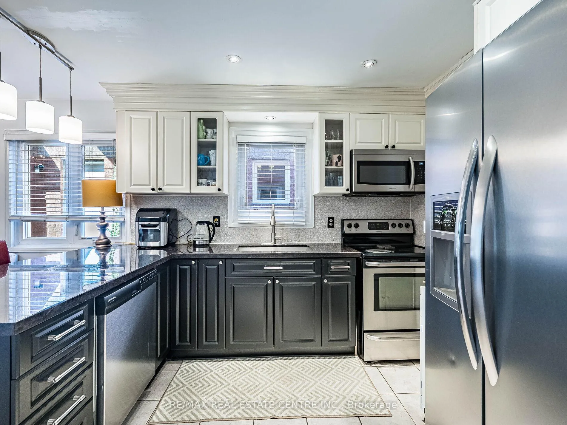 Photo 10 of 100 White Tail Crescent, Brampton, Fletcher's West — HOMEH