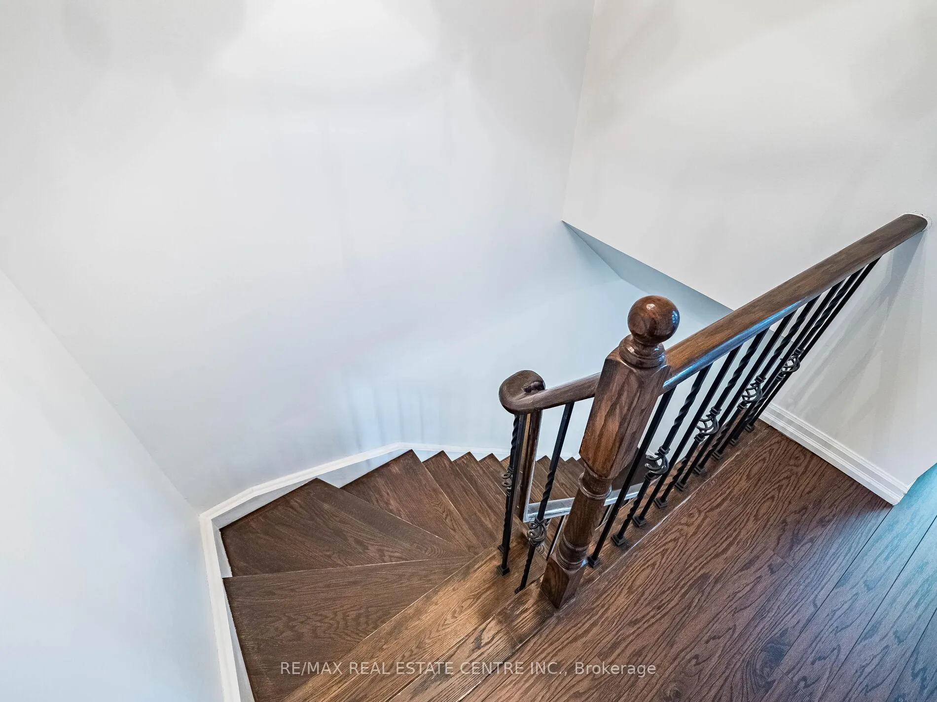 Photo 20 of 100 White Tail Crescent, Brampton, Fletcher's West — HOMEH