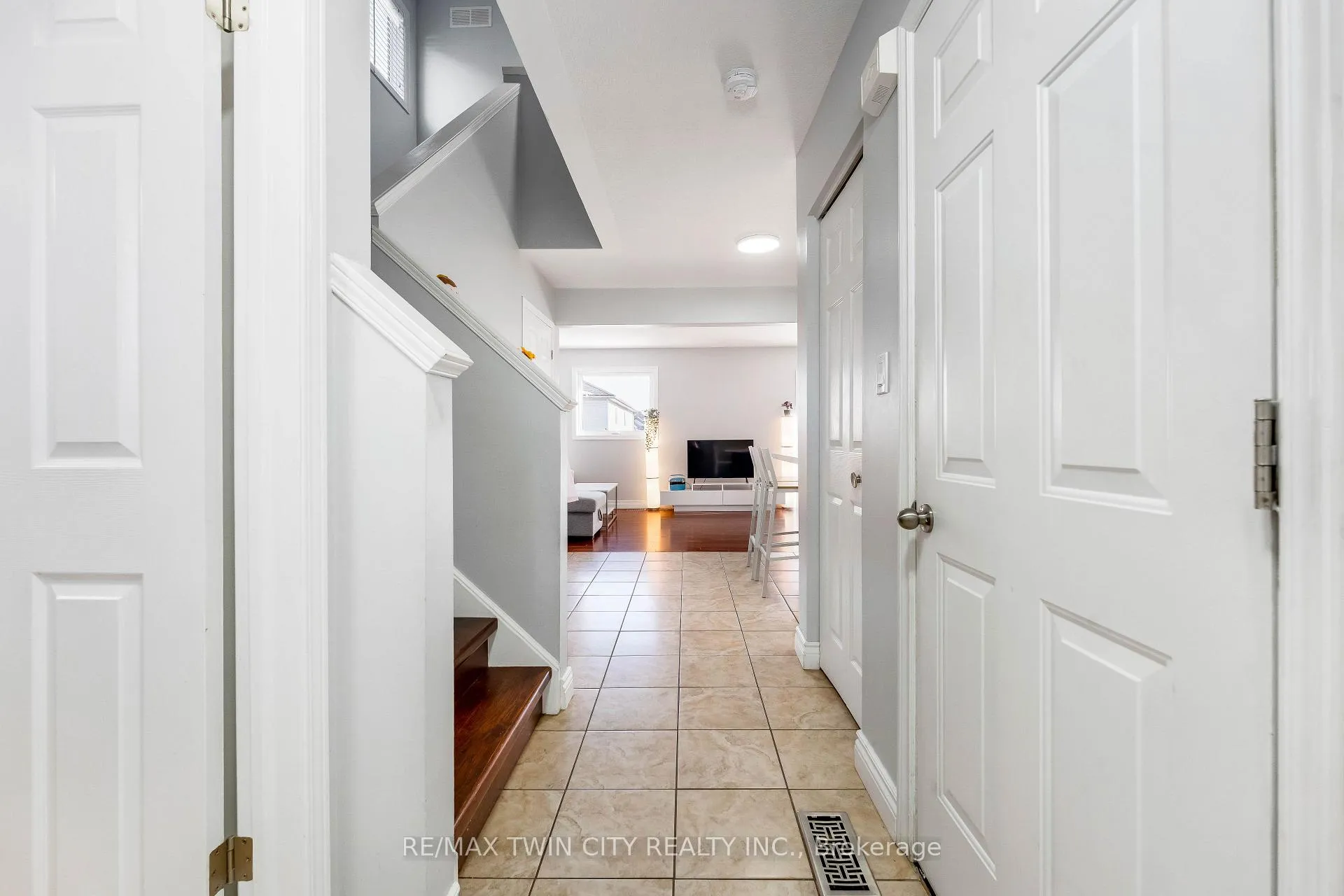 Photo 3 of 160 Prosperity Drive, Kitchener — HOMEH