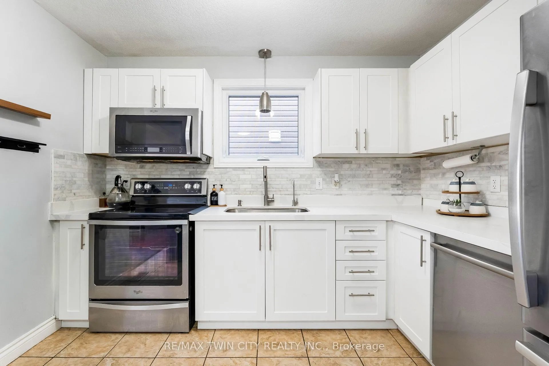 Photo 6 of 160 Prosperity Drive, Kitchener — HOMEH