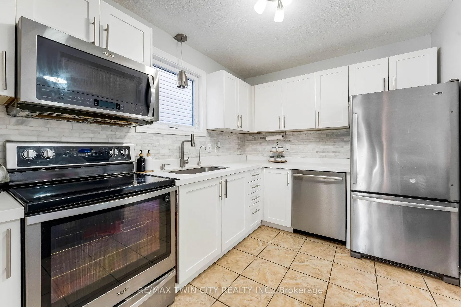 Photo 8 of 160 Prosperity Drive, Kitchener — HOMEH