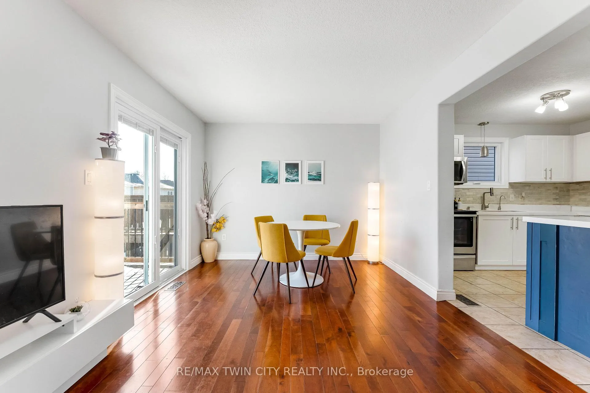 Photo 10 of 160 Prosperity Drive, Kitchener — HOMEH