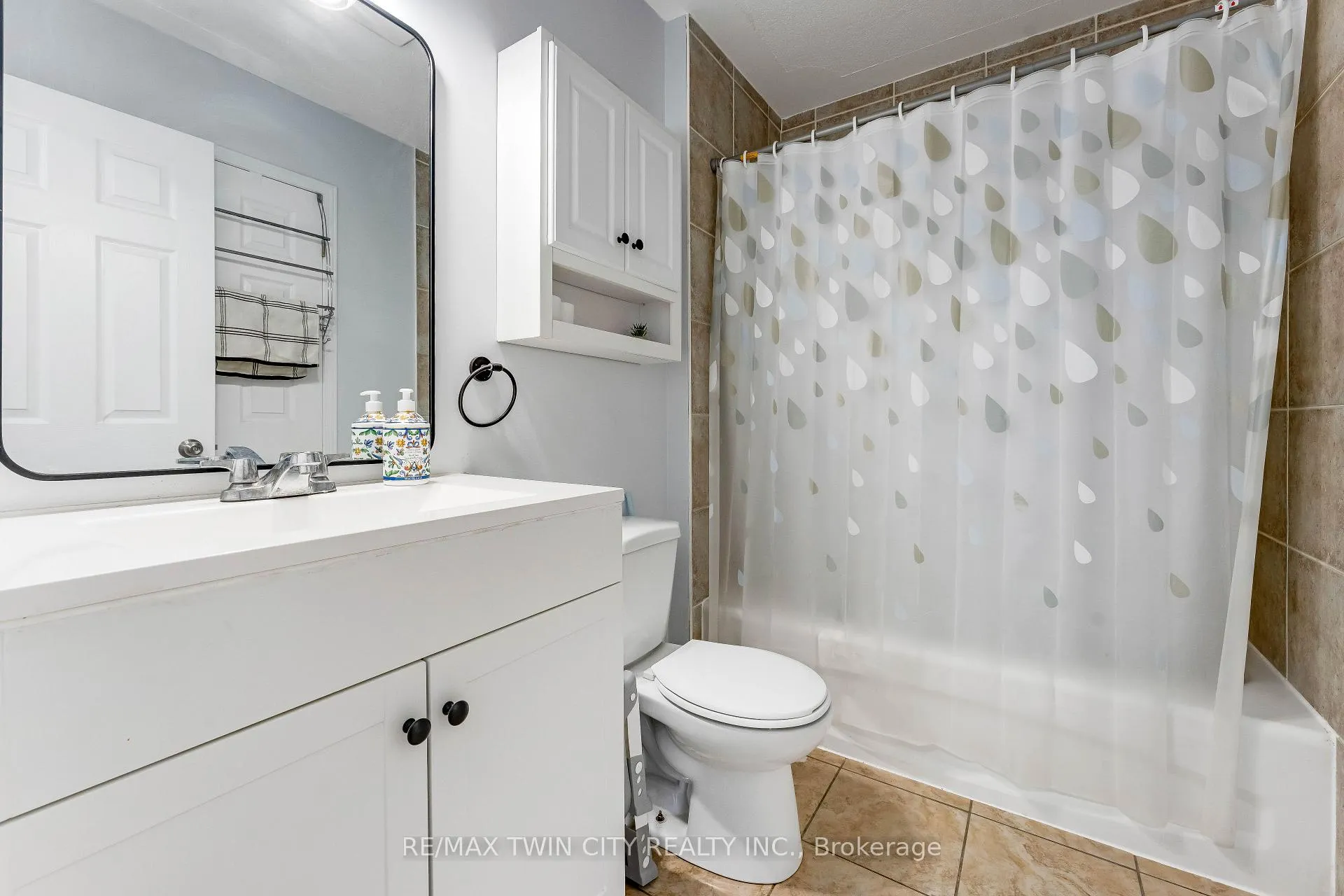 Photo 20 of 160 Prosperity Drive, Kitchener — HOMEH