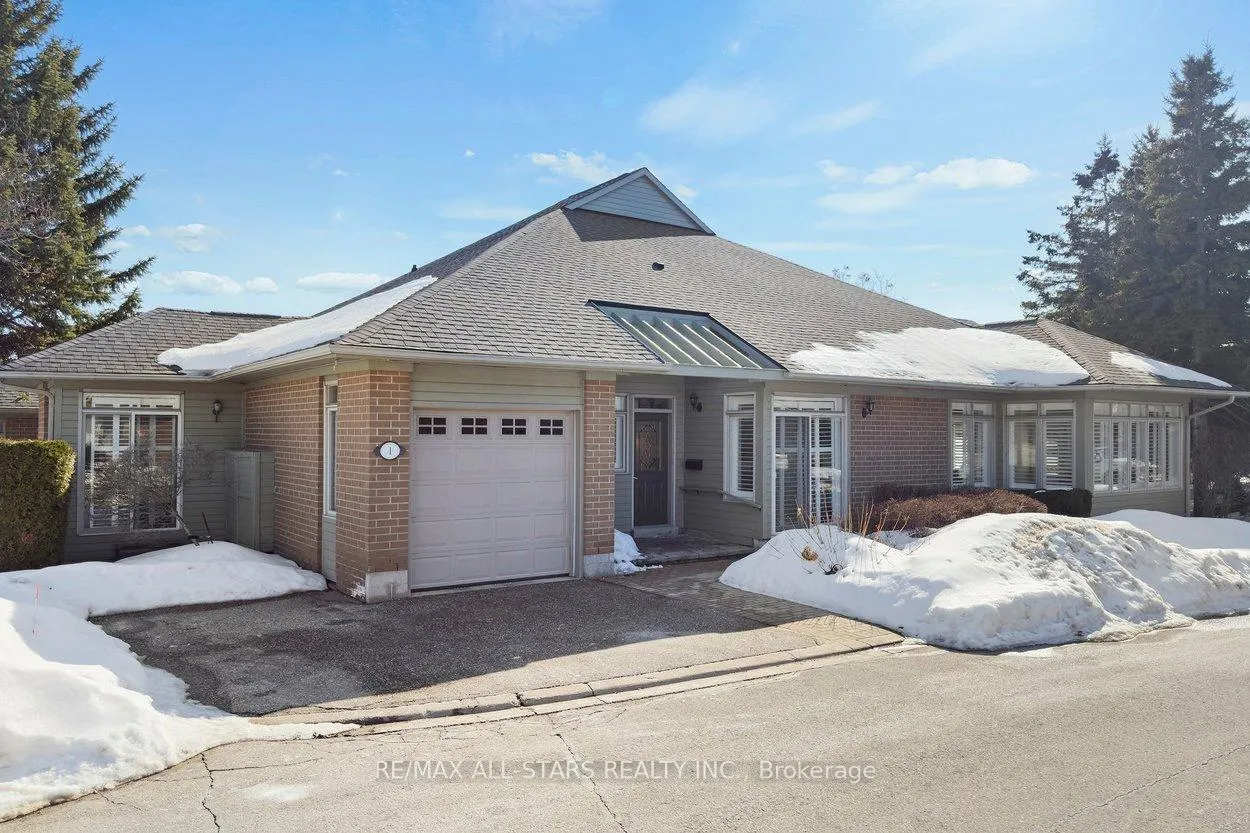 Photo 2 of 1 Christina Falls Way, Markham, Greensborough — HOMEH