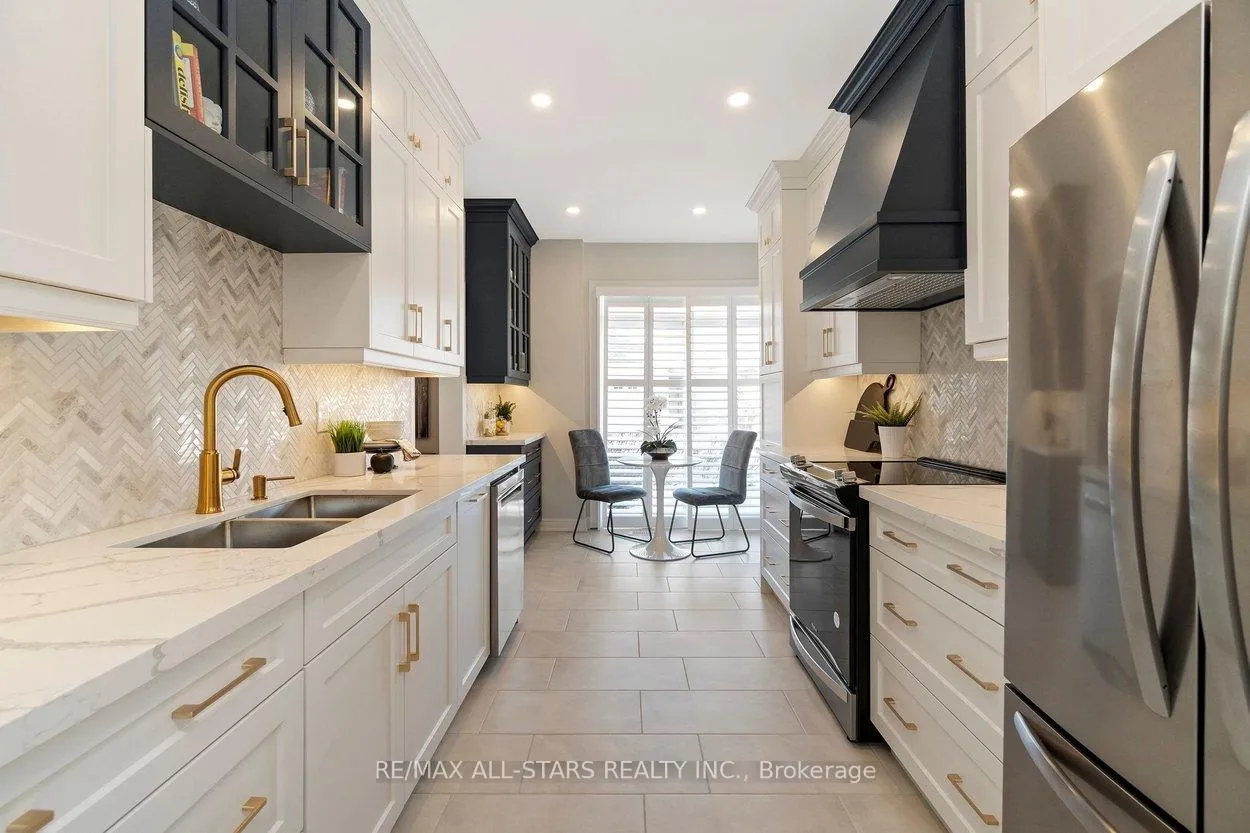Photo 5 of 1 Christina Falls Way, Markham, Greensborough — HOMEH