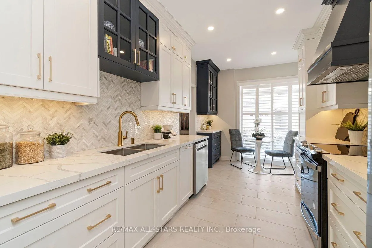 Photo 7 of 1 Christina Falls Way, Markham, Greensborough — HOMEH