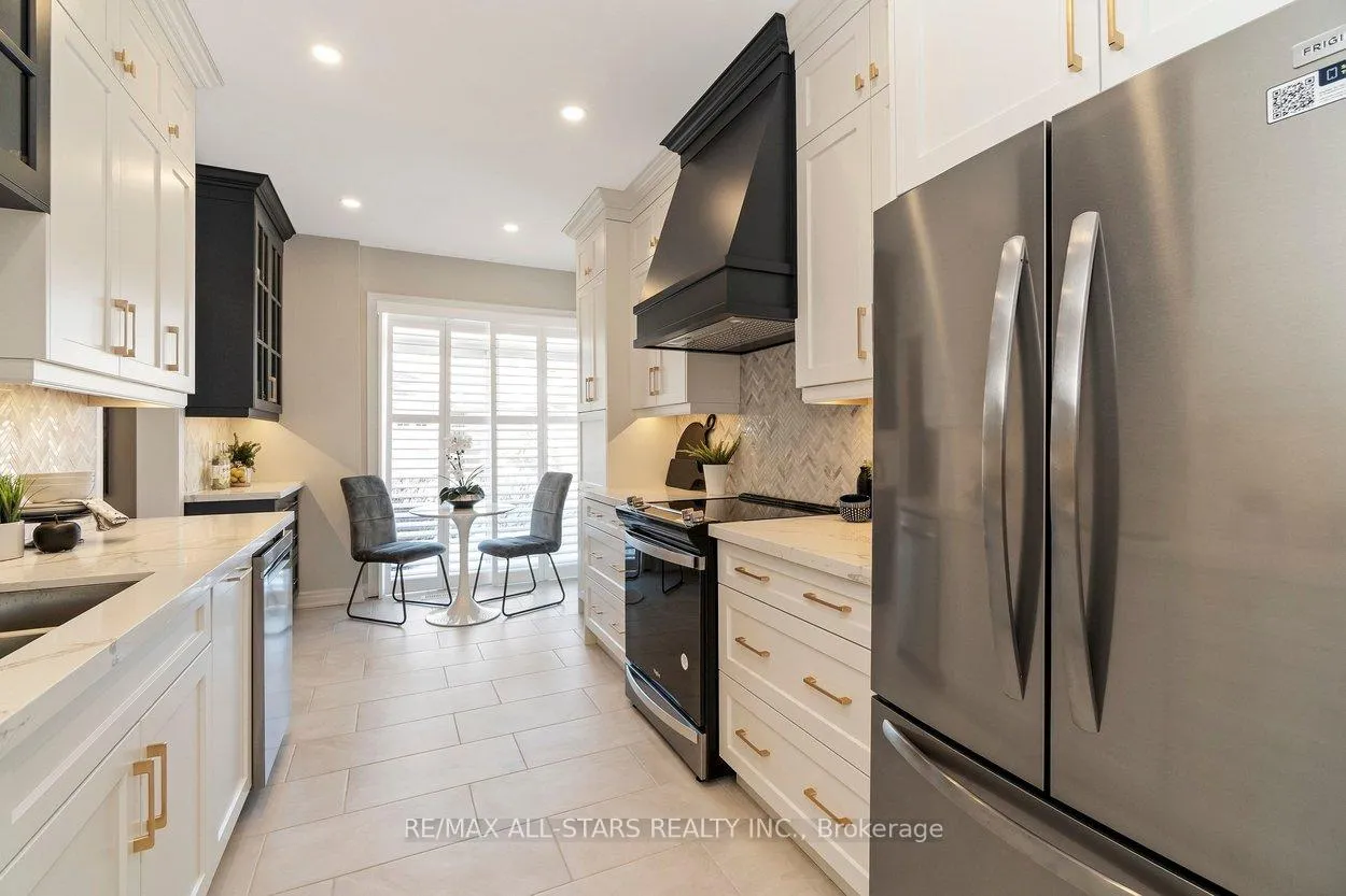 Photo 8 of 1 Christina Falls Way, Markham, Greensborough — HOMEH