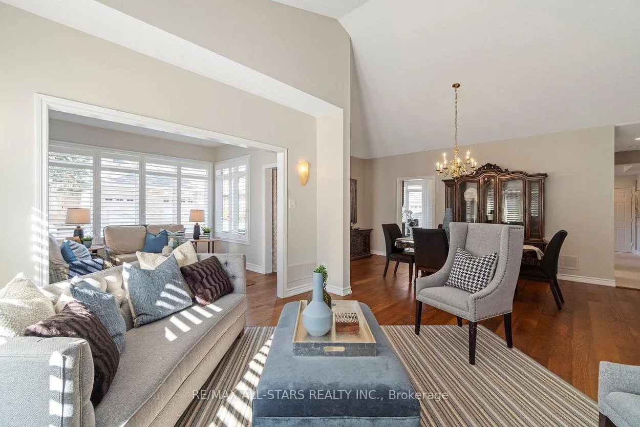 Photo 14 of 1 Christina Falls Way, Markham, Greensborough — HOMEH