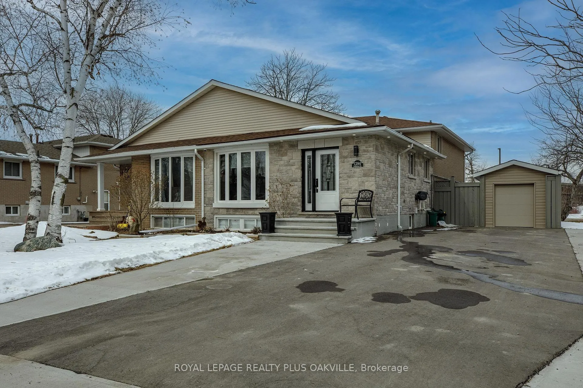 Front of 1284 Pallatine Drive