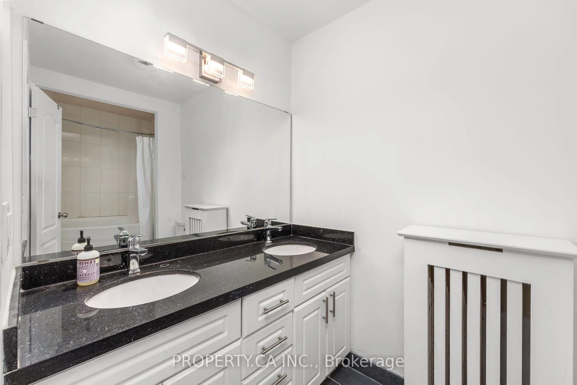Photo 19 of 36 Lanark Avenue, Toronto, Oakwood Village — HOMEH