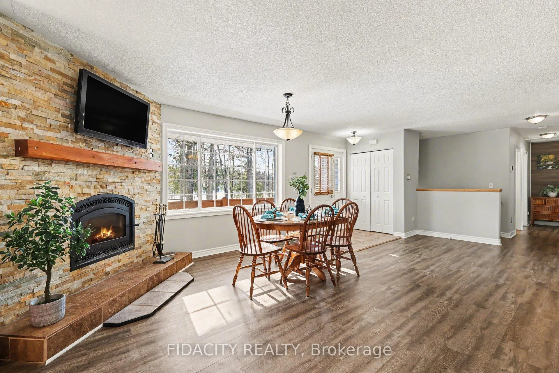 Photo 9 of 826 Ramsay Concession 7a Road, Carleton Place — HOMEH