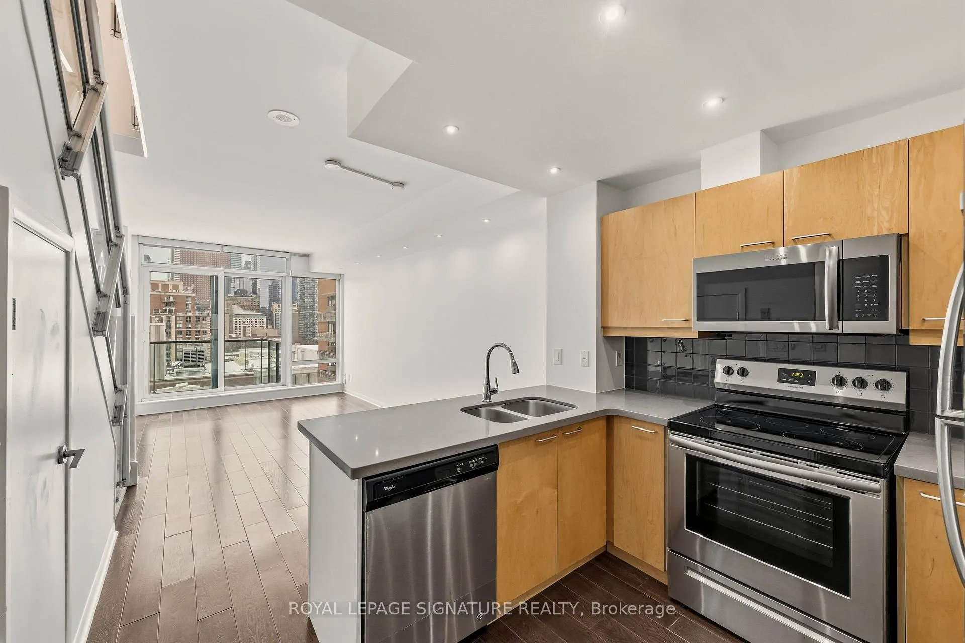 Photo 6 of Unit 1221, 333 Adelaide Street E, Toronto, Moss Park — HOMEH