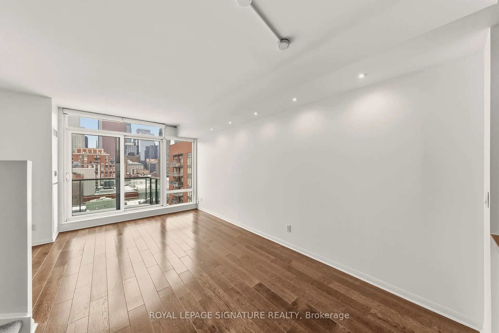 Photo 9 of Unit 1221, 333 Adelaide Street E, Toronto, Moss Park — HOMEH