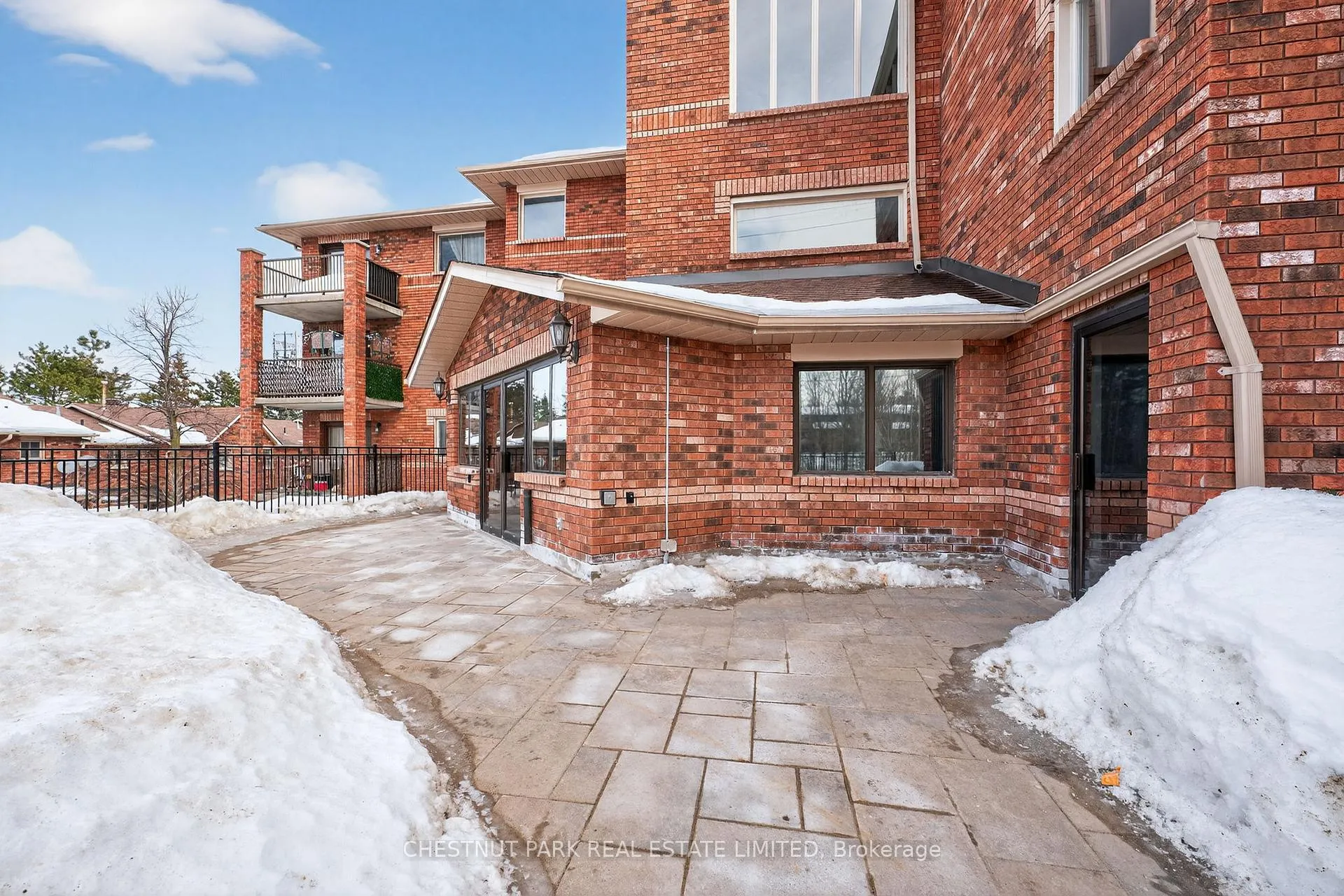 Photo 19 of Unit 208, 1 Quail Crescent, Barrie, Ardagh — HOMEH