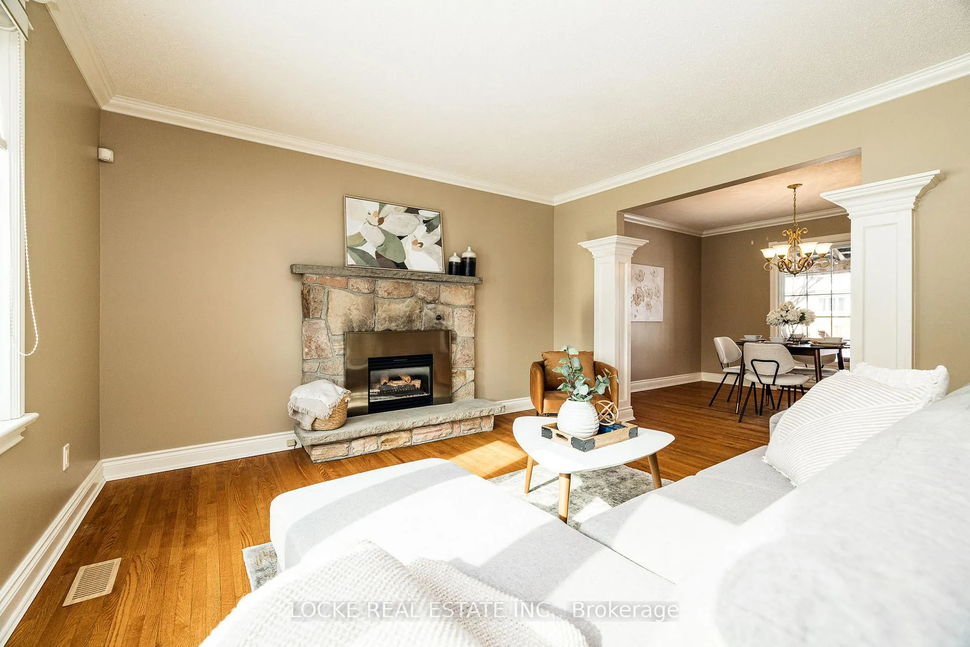 Photo 6 of 279 Hoylake Crescent, Ottawa, Bilberry Creek/Queenswood Heights — HOMEH