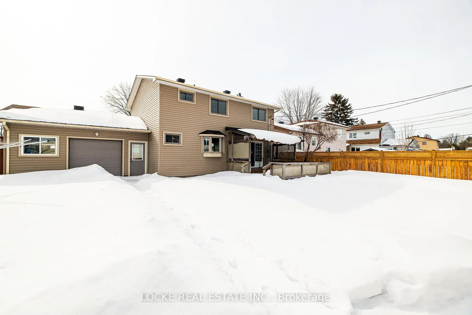 Photo 37 of 279 Hoylake Crescent, Ottawa, Bilberry Creek/Queenswood Heights — HOMEH