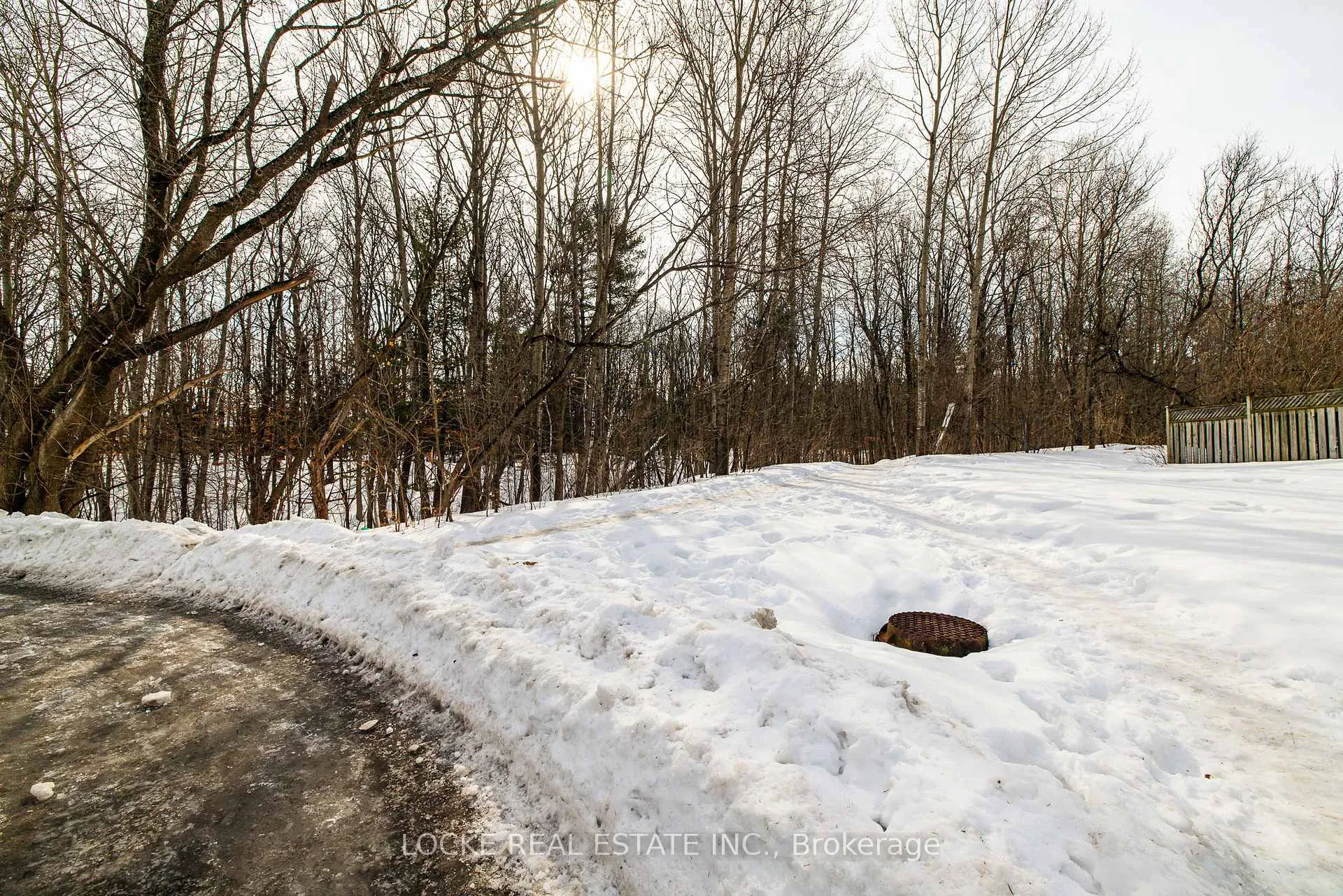 Photo 42 of 279 Hoylake Crescent, Ottawa, Bilberry Creek/Queenswood Heights — HOMEH