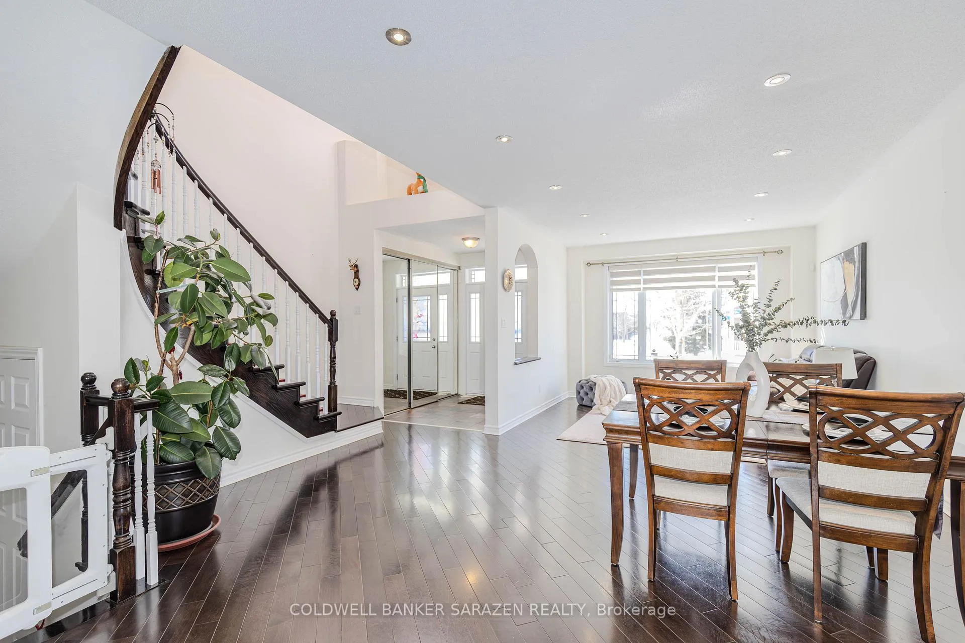 Photo 11 of 122 Springton Crescent, Ottawa, Barrhaven - Strandherd — HOMEH