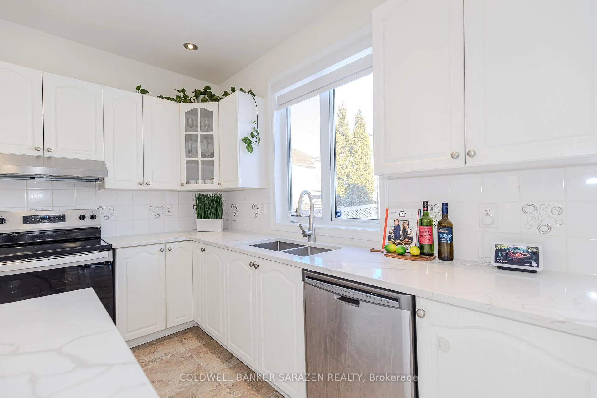 Photo 20 of 122 Springton Crescent, Ottawa, Barrhaven - Strandherd — HOMEH
