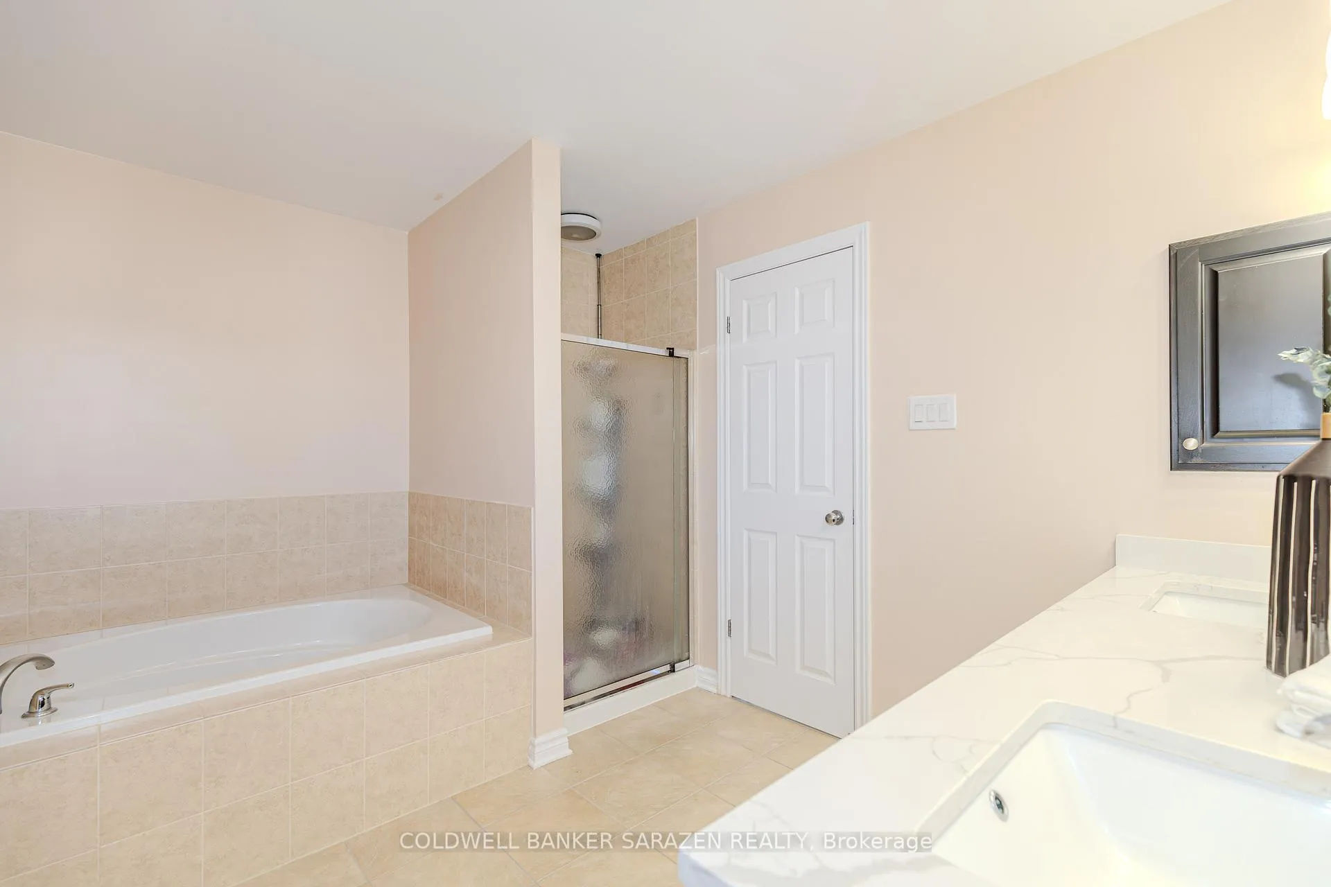 Photo 36 of 122 Springton Crescent, Ottawa, Barrhaven - Strandherd — HOMEH
