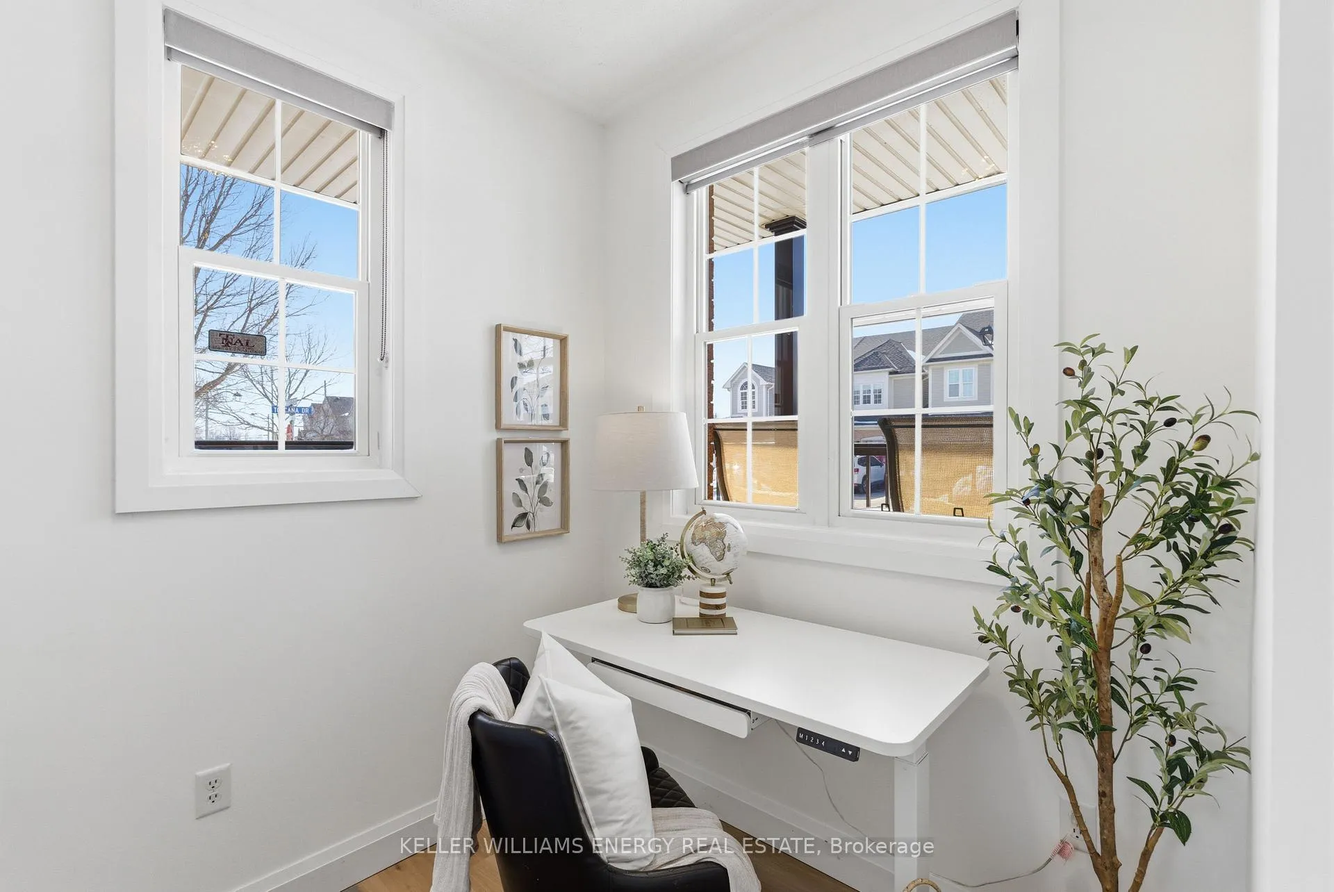 Photo 4 of 25 Toscana Drive, Whitby, Taunton North — HOMEH
