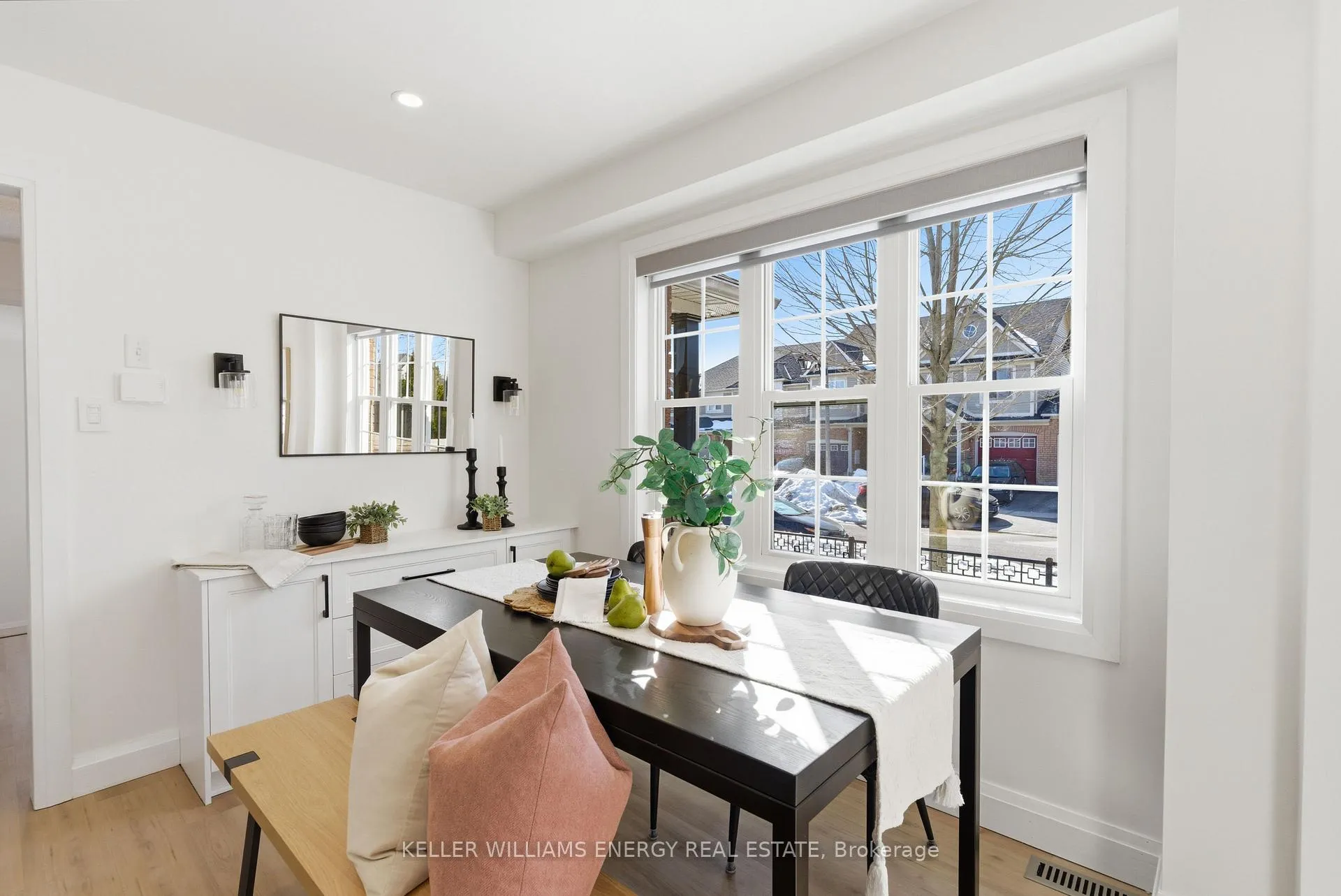 Photo 10 of 25 Toscana Drive, Whitby, Taunton North — HOMEH