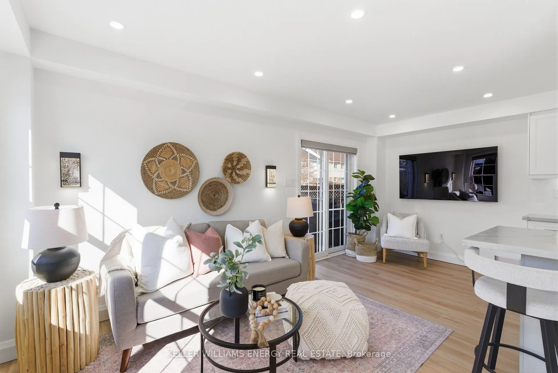 Photo 13 of 25 Toscana Drive, Whitby, Taunton North — HOMEH