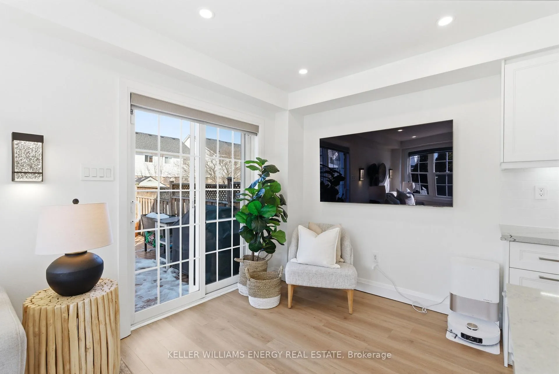 Photo 14 of 25 Toscana Drive, Whitby, Taunton North — HOMEH