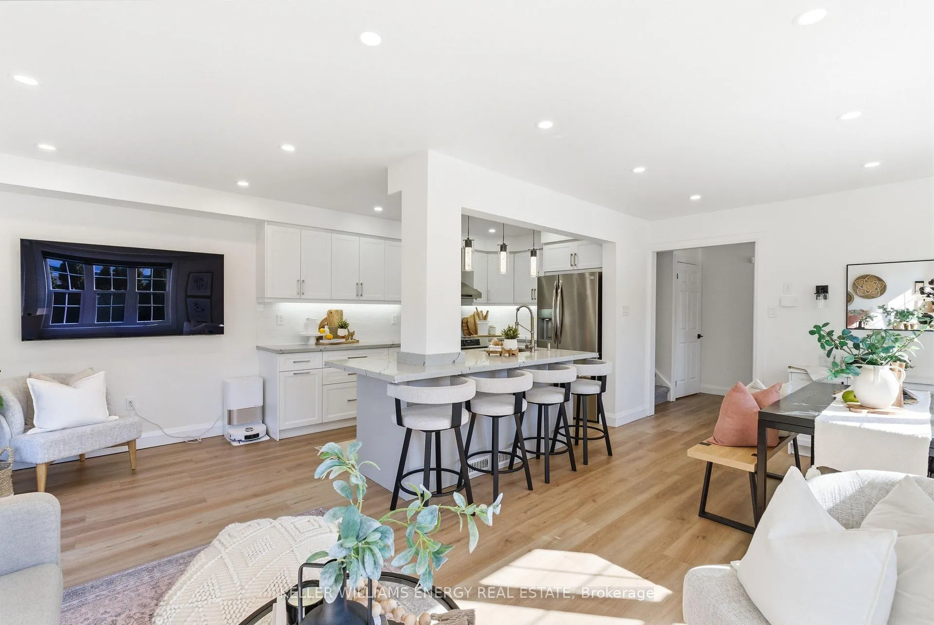 Photo 16 of 25 Toscana Drive, Whitby, Taunton North — HOMEH