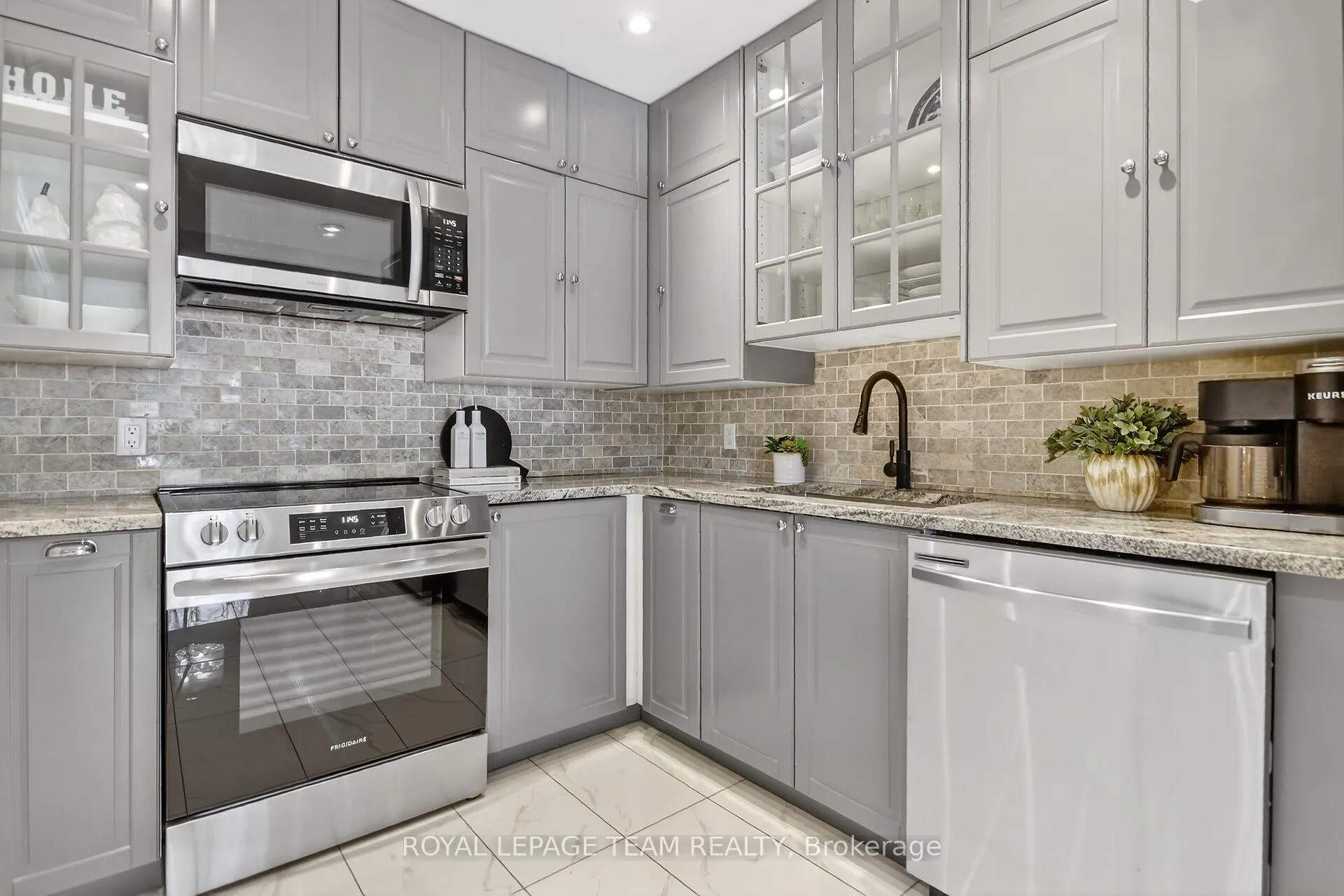 Photo 17 of 2 Furlong Crescent, Ottawa, Kanata - Bridlewood — HOMEH