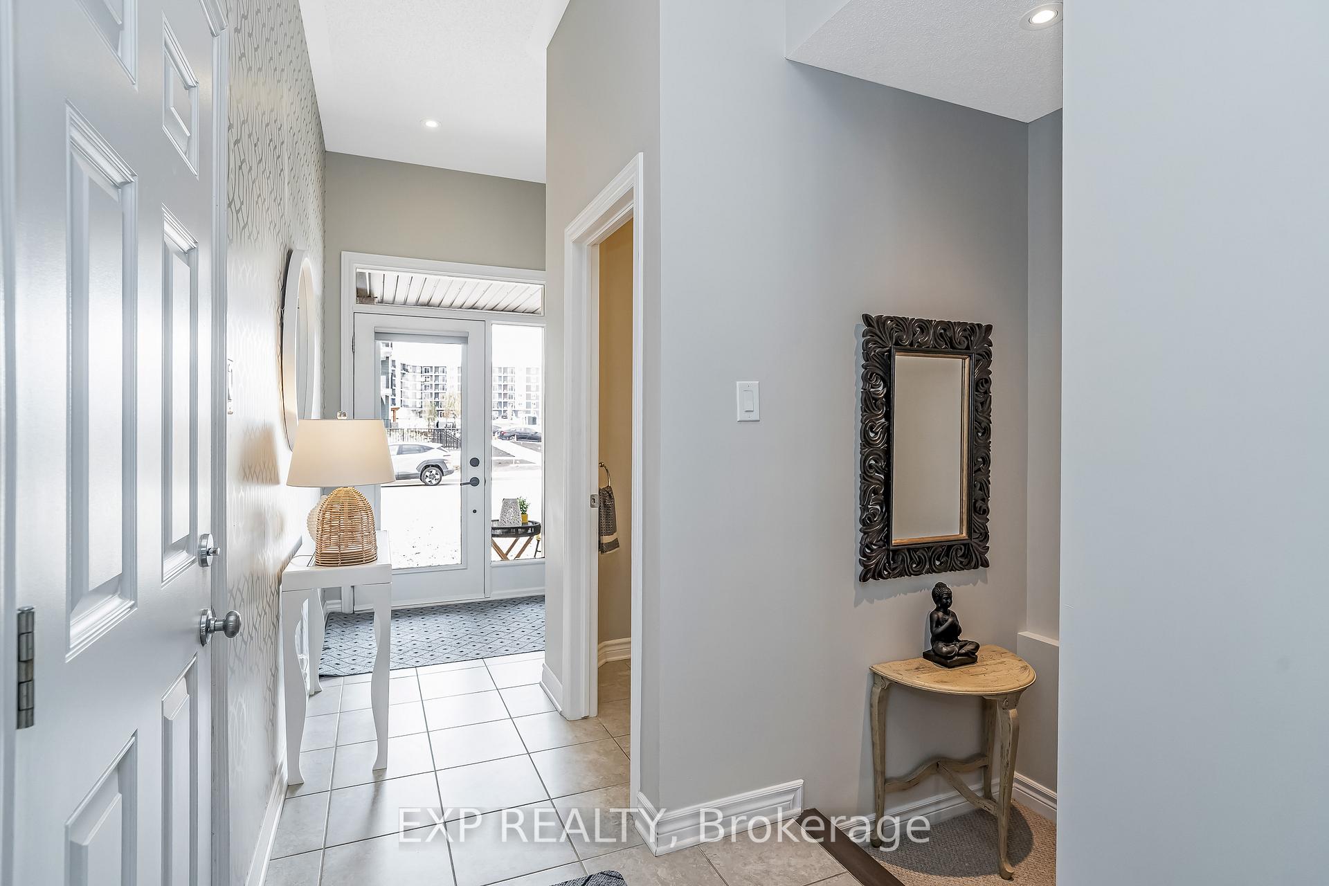 Photo 5 of 411 Livery Street, Ottawa, Kanata - Emerald Meadows/Trailwest — HOMEH