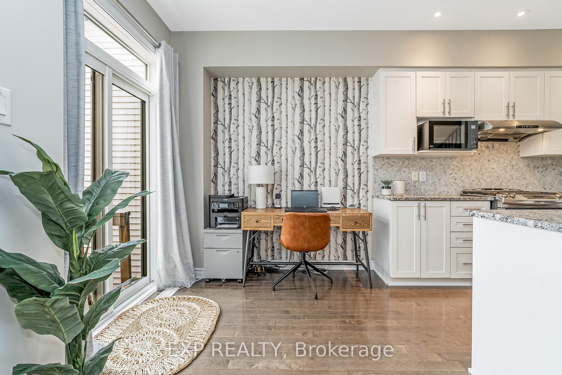 Photo 11 of 411 Livery Street, Ottawa, Kanata - Emerald Meadows/Trailwest — HOMEH