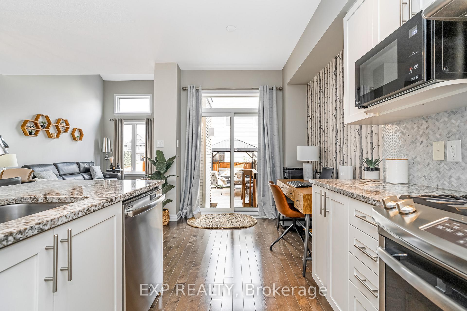 Photo 14 of 411 Livery Street, Ottawa, Kanata - Emerald Meadows/Trailwest — HOMEH