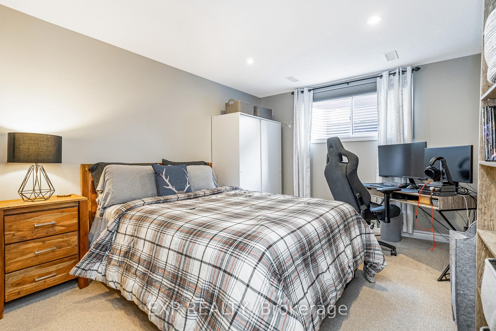 Photo 41 of 411 Livery Street, Ottawa, Kanata - Emerald Meadows/Trailwest — HOMEH