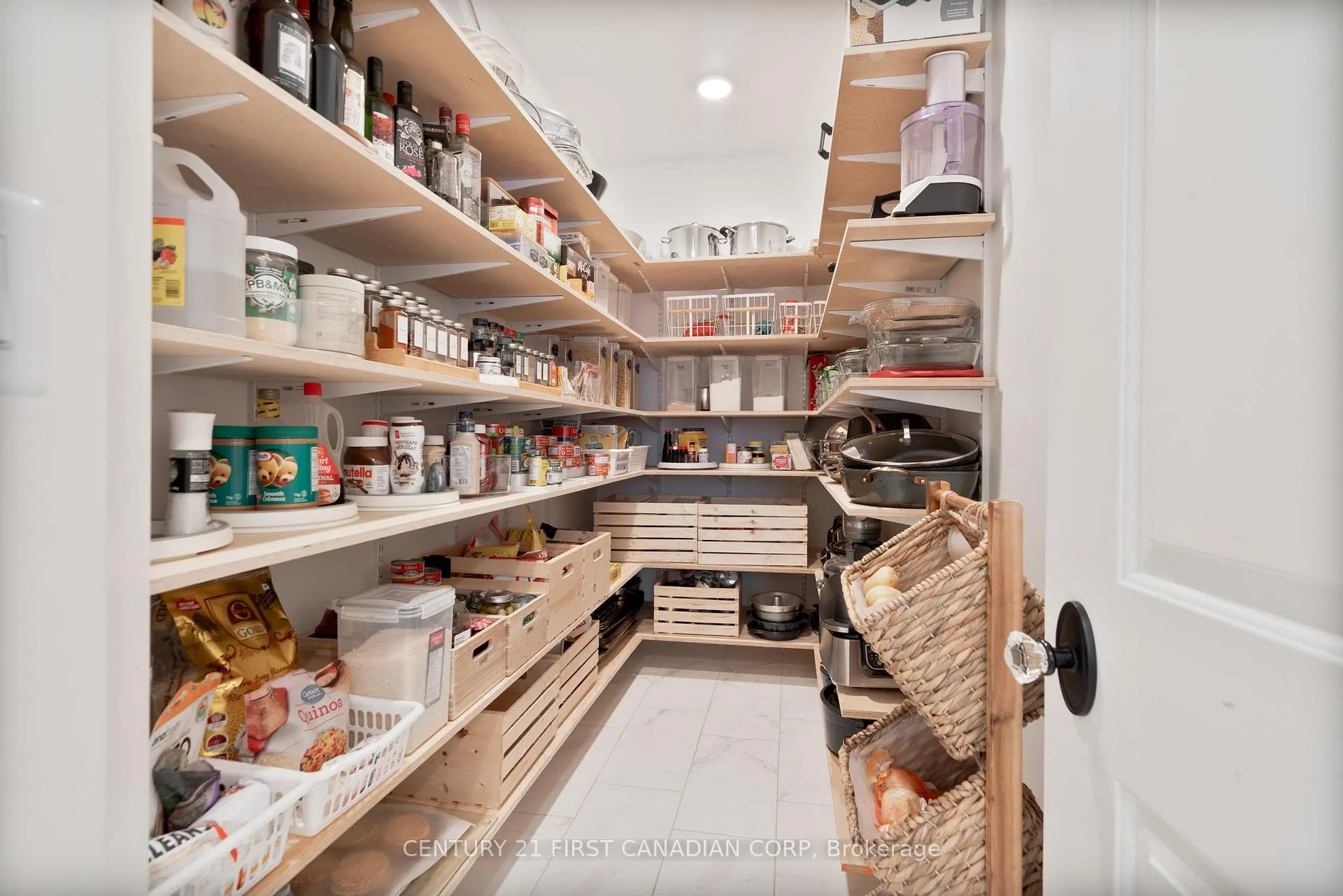 Photo 15 of 161 Collins Way, Strathroy-Caradoc, SE — HOMEH