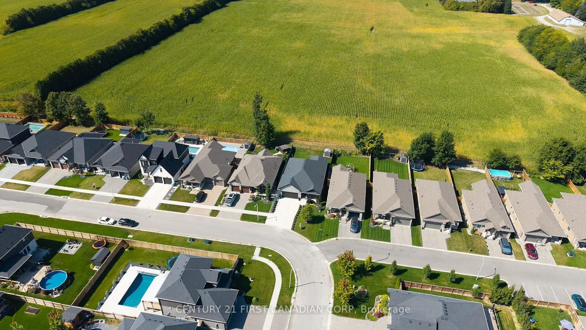 Photo 39 of 161 Collins Way, Strathroy-Caradoc, SE — HOMEH