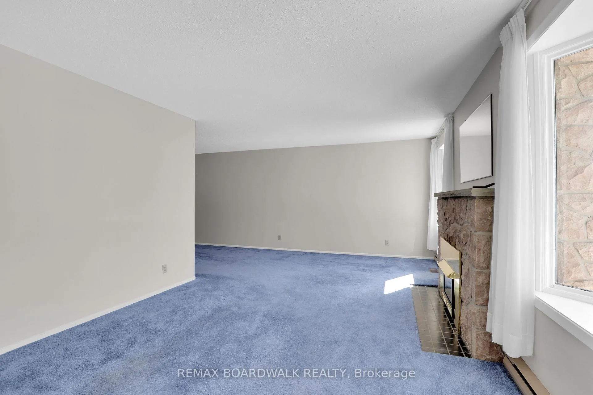 Photo 12 of 116 Old Colony Road, Ottawa, Kanata - Glencairn/Hazeldean — HOMEH