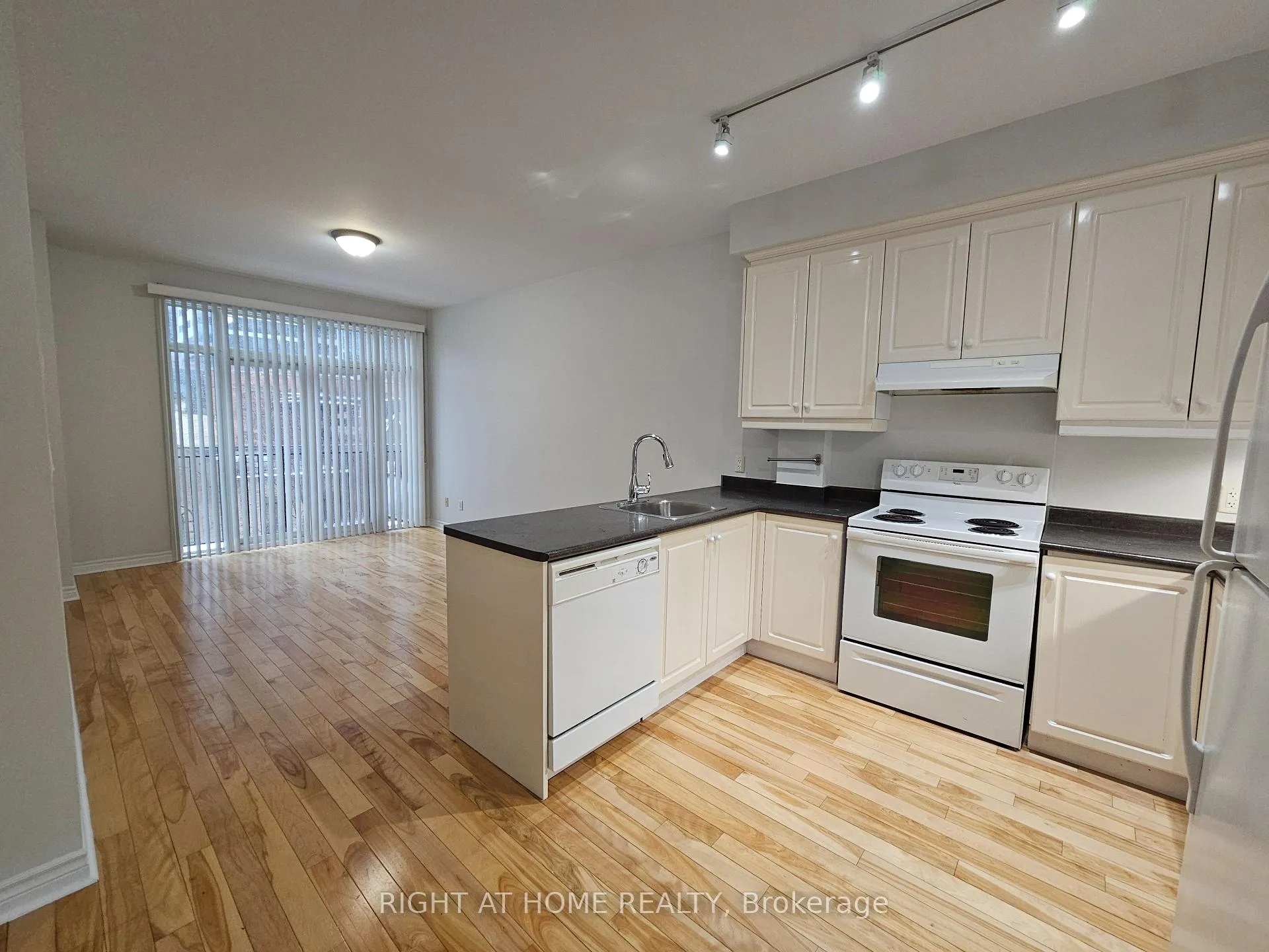 Photo 3 of Unit 302, 648A Yonge Street, Toronto, Church-Yonge Corridor — HOMEH